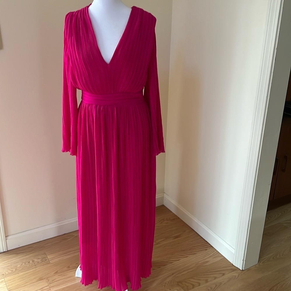 NWOT! Zara XS pink pleated long sleeve midi dress.